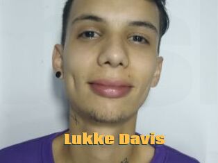 Lukke_Davis