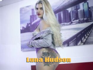 Luna_Hudson