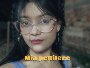 Mia_pettiteee