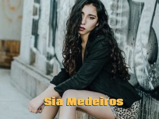Sia_Medeiros